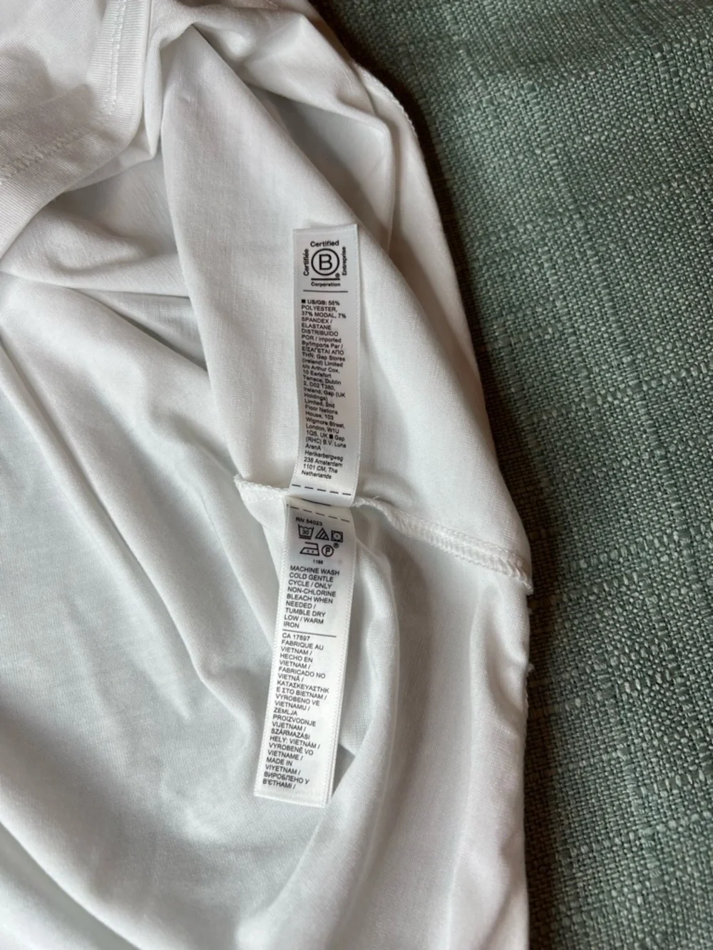 Athleta Getaway Tee White Ruched-Shoulder Sleeveless Tank